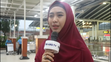 img-title Ria Ricis Pamer Uang Miliaran di ATM, Oki Setiana Dewi: Akan Saya Tegur