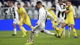 FOTO: Juventus Unggul 9 Poin di Liga Italia Usai Tekuk Chievo Juventus meraih kemenangan atas Chievo pada lanjutan kompetisi Liga Italia 2018/2019 dan memimpin klasemen dengan 56 poin.
