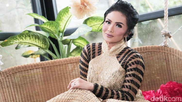 Di hari kelahiran putranya, Azriel, terselip doa dan harapan Krisdayanti pada sang anak.