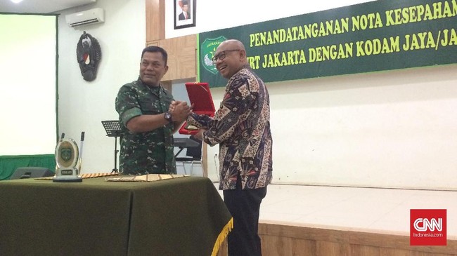 PT MRT Jakarta menggandeng Kodam Jaya untuk mengamankan operasional transportasi mass rapid transit (MRT) fase I, termasuk 13 stasiun MRT, dan depo Lebak Bulus.