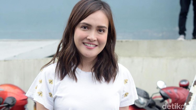 Shandy Aulia saat ditemui di studio Trans TV.