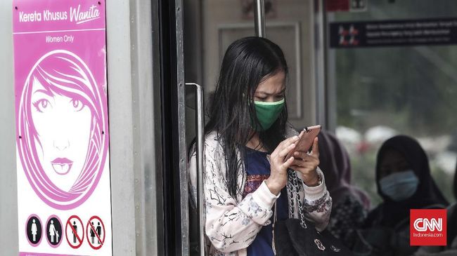 Angkutan umum tertutup dengan sirkulasi udara yang minim rentan menjadi medium penularan tuberkulosis (TBC).
