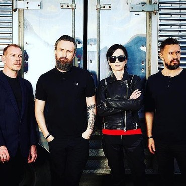 Lirik Lagu Linger - The Cranberries
