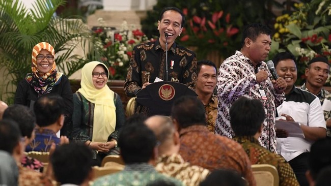 Timses Jokowi mengatakan tengah berupaya berdiskusi dengan KPU agar Jokowi bisa memberi paparan dengan menyertakan infografis di layar.