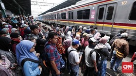 Dua Hari Lebaran, 1,4 Juta Warga Gunakan KRL Commuter Line