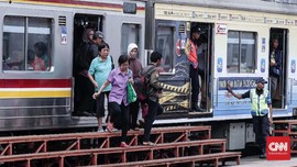 KRL Bogor dan Bekasi Hanya Sampai Manggarai Mulai Hari Ini