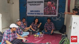 Gelar Lapak Depan Mako Brimob, Ahoker Bermalam Sambut Ahok