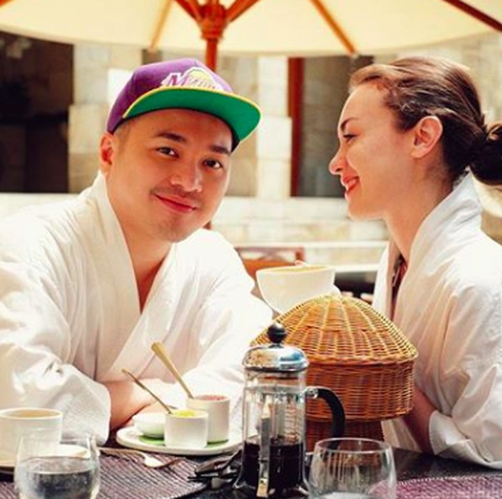 <p>Selain bulan madu ke Bali, pasangan ini juga <em>honeymoon</em> ke Italia lho. (Foto: Instagram/ @rianti)</p>