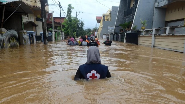 Setelah melaporkan penanganan banjir dan tanah longsor di Sulsel ke Jokowi, Doni mengatakan akan langsung terjun ke lokasi bencana.