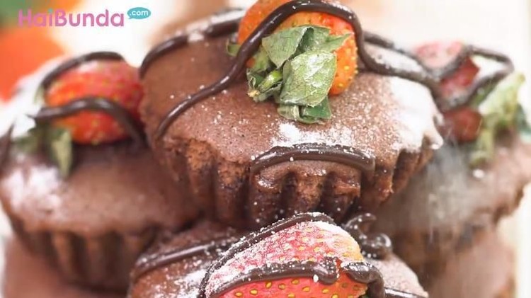 Resep Bolu Cokelat Kukus, Camilan Sehat Kesukaan Anak-anak Rasanya yang legit menggigit, buat si kecil ketagihan nih, Bun. Coba buat sendiri di rumah yuk.