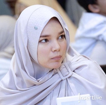 Renungkan Ramadhan Karena Corona, Dewi Sandra Ingin Khatam Al Quran