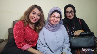 Rieka Roeslan Rayakan HUT 49 Bareng Keluarga & Rilis Single