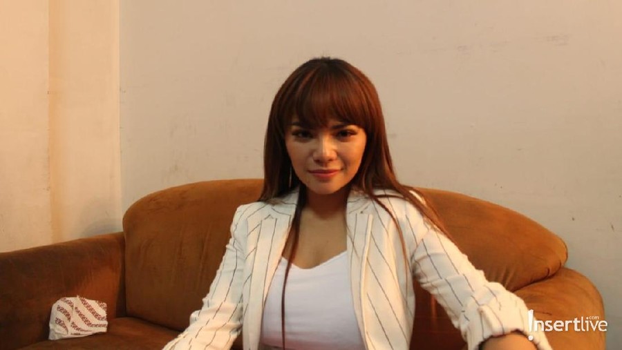 Dinar Candy Dikirim Santet Oleh Artis? Dinar Candy memposting video singkat tentang dirinya yang dikirim santet oleh salah satu artis.