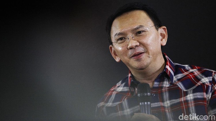 Ahok mengakui akan menikah dalam waktu dekat. Ia pun menuruti semua nasihat sang mama tercinta.