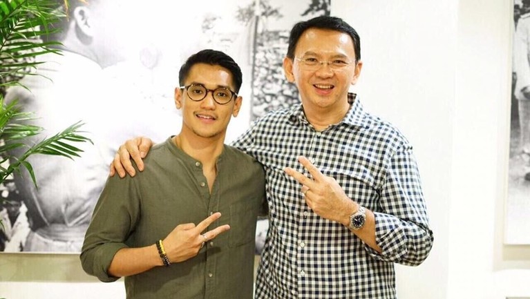 Hari ini, Kamis (24/1), Basuki Tjahaja Purnama atau Ahok 'BTP' resmi bebas dari penjara. Berikut enam seleb ini pernah berfoto bersama dengan Ahok.