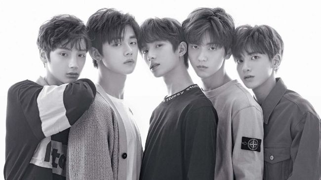 Dibawahi oleh Big Hit Entertainment, TXT mengaku tak keberatan dianggap sebagai 'adik' BTS dan berbangga mendapat petuah dari seniornya itu.