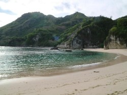 My Trip My Adventure: Eksotisnya Pantai Koka di Maumere