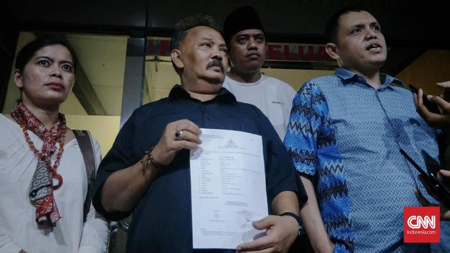 S dilaporkan ke polisi karena diduga melakukan penipuan kredit dengan iming-iming tak perlu pengembalian pinjaman jika Jokowi menang di Pilpres.