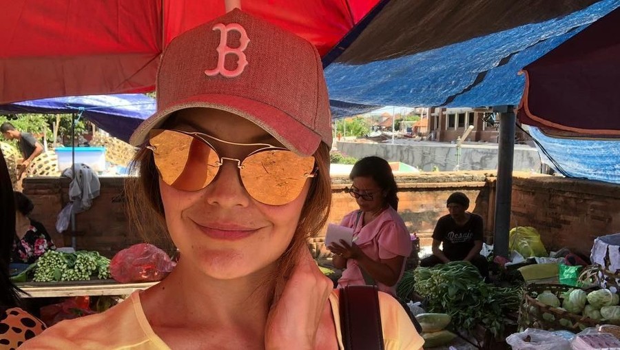 Curhatan Tamara Bleszynski tidak bisa masuk ke dalam rumah.
