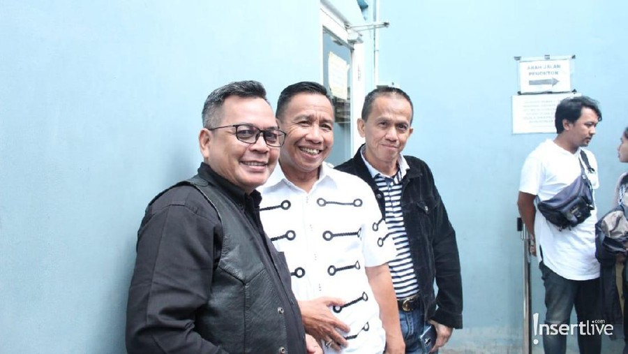 Grup lawak legendaris Bagito mengaku lebih banyak jalan sendiri-sendiri karena sudah berbeda pasarnya.