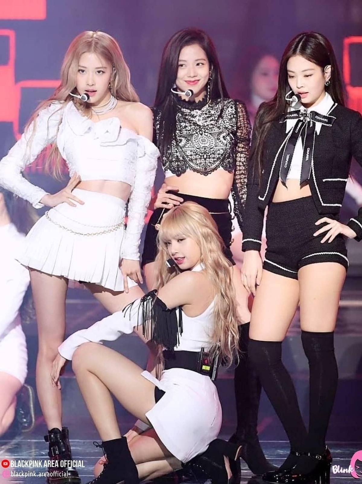 Hadiri acara Gaon Chart Music Awards 2019&comma; BLACKPINK bawa pulang piala Artist of the Year&period; Berikut enam pesona BLACKPINK saat tampil di ajang tersebut&period;