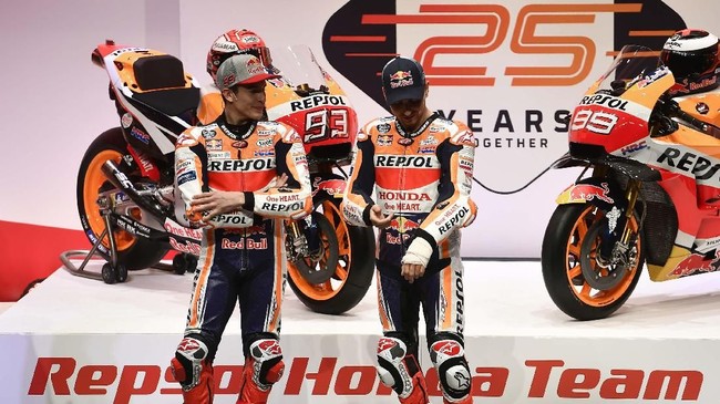 Repsol Honda butuh kolaborasi Marc Marquez dan Jorge Lorenzo demi bisa mengamankan titel juara dunia untuk kategori tim.
