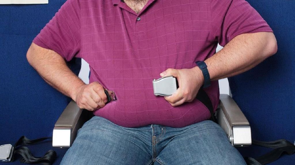 Pemadam Evakuasi Turis AS Seberat 300 Kg yang Terjepit 3 Jam di Toilet