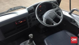 Ancang-ancang Mitsubishi Fuso Hantam Hino