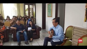 Video: Bebas, Ahok Nyanyi Lagu Rohani Bareng Puput