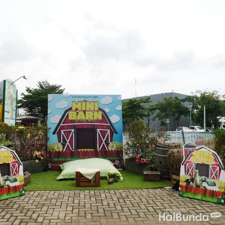<p>Ini dia tempatnya, Bun, di Scientia Square Park, BSD, Tanggerang. Hmm, kira-kira ada apa aja ya di sini? Yuk, cek bersama, Bun.</p>