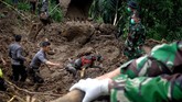 FOTO: Duka Warga Gowa Akibat Banjir dan Longsor Seiring curah hujan yang tinggi sejak awal pekan ini, bencana banjir dan longsor terjadi di Kabupaten Gowa, Sulawesi Selatan.