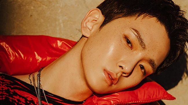 Key 'SHINee', Jeong Jin-woon '2AM', dan N 'VIXX' resmi mendaftarkan diri wajib militer. Mereka akan jadi tentara aktif setelah pelatihan delapan minggu.