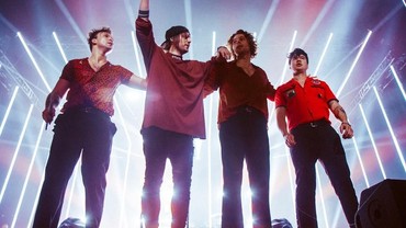 Lirik Lagu Teeth - 5 Seconds of Summer