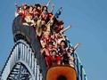 Deretan 'Roller Coaster' Berbentuk Paling Ajaib di Dunia