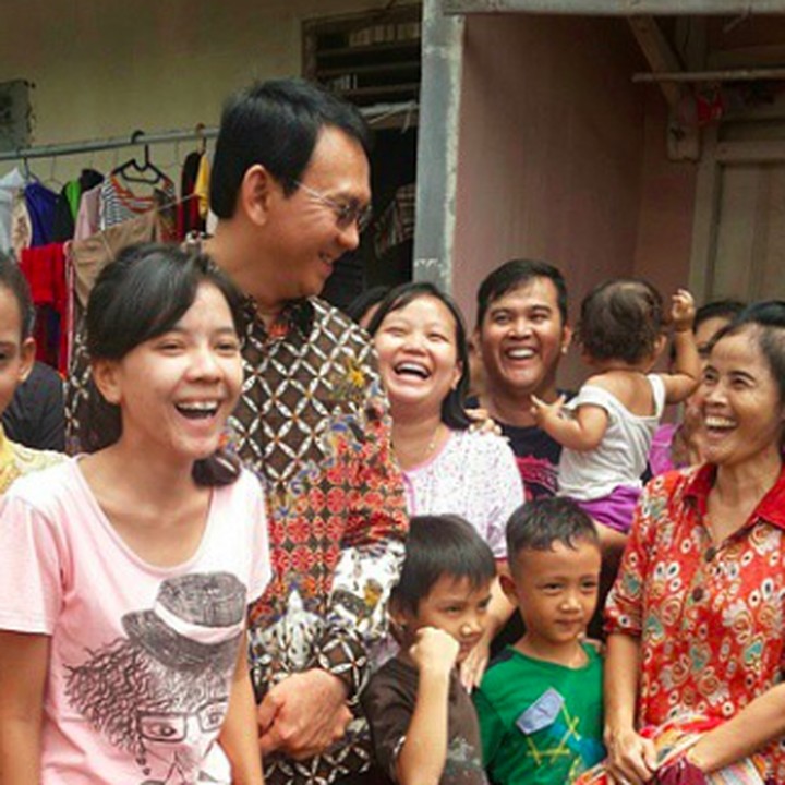 <p>Kebersamaan <a href="https://news.detik.com/detiktv/d-4399226/mereka-yang-berharap-ahok-kembali-ke-pemerintahan" target="_blank">Ahok</a> dengan anak-anak yang bikin hati kita adem. Setuju ya, Bun? (Foto: Instagram/ @basukibtp)</p>