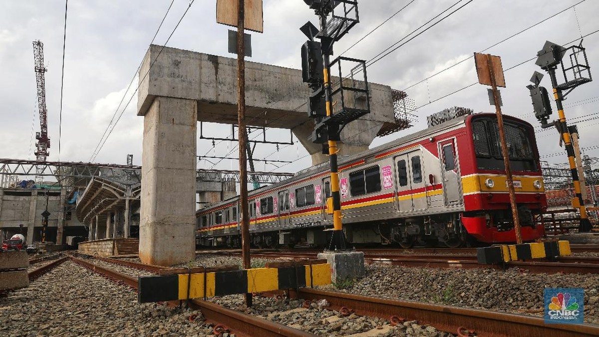 KRL Bogor Anjlok di Jakarta Kota, Rute Direkayasa hingga Manggarai