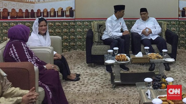 Jokowi mengaku berdiskusi sejumlah persoalan bersama Quraish Shihab, salah satunya tentang Islam moderat.