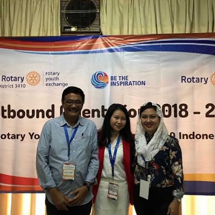 <p>Ini momen ketika mengantar putri sulungya, Safira pergi ke Meksiko untuk pertukaran pelajar. Hebat ya Safira? (Foto: Instagram @djarotsaifulhidayat)</p>