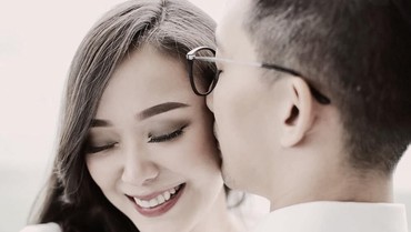img-title Bridal Shower, Yuanita Christiani Minta Sawer Nia Ramadhani
