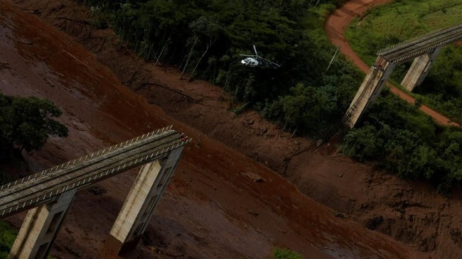 Data sementara mencatat 296 orang masih hilang dalam tragedi bendungan yang jebol di area pertambangan pada negara bagian Minas Gerais, Brazil.