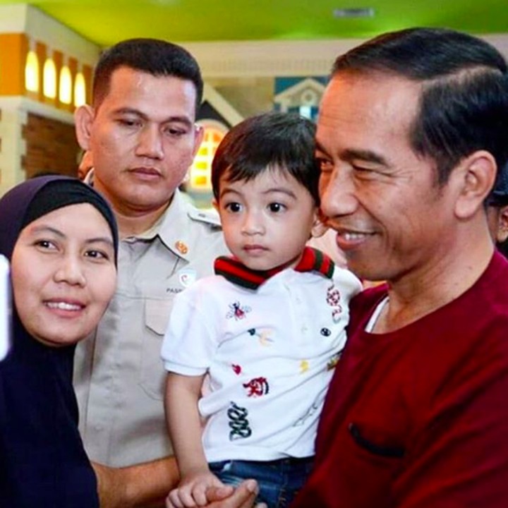 <p>Dengan tatapan serius aja Jan Ethes tetap lucu. (Foto: Instagram/ @janethes_story)</p>