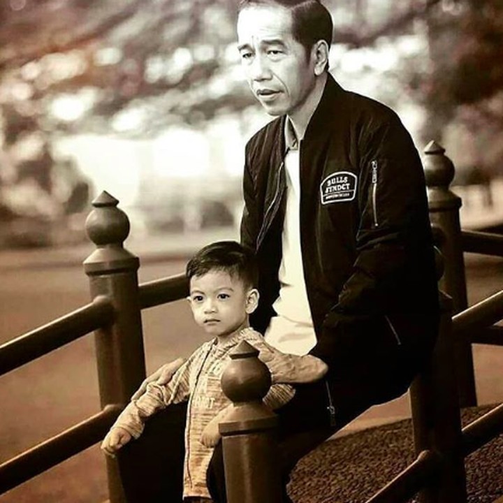 <p>Raut wajah <a href="https://www.haibunda.com/kids-in-action/d-4171914/potret-menggemaskan-cucu-jokowi-jan-ethes" target="_blank">Jan Ethes </a>dan Mbah Owi. Menurut Bunda mirip nggak? (Foto: Instagram/ @janethes_story)</p>