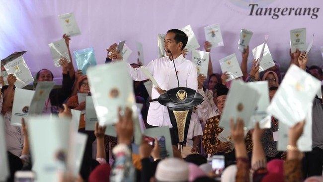 Jokowi mengaku siap menghadapi debat untuk pemilihan presiden (Pilpres) 2019 yang diselenggarakan oleh Komisi Pemilihan Umum (KPU) pada Minggu (17/2) besok.
