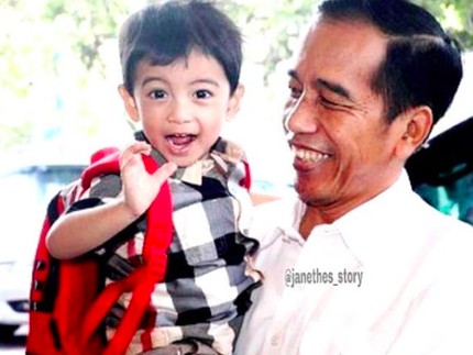Mencuri Perhatian, Saat Jan Ethes Ikut ke Mana Pun Jokowi Pergi