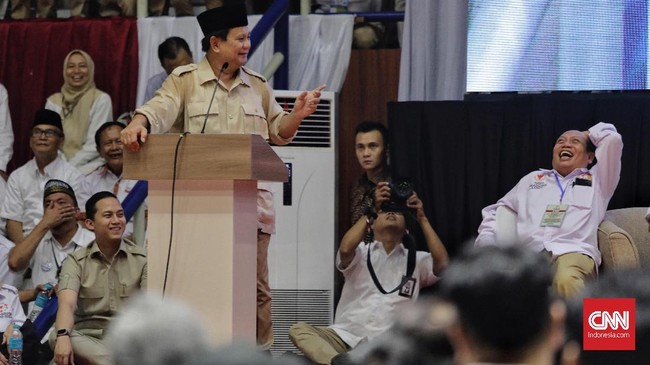 Elite di Indonesia, kata Prabowo gagal membangun bangsa. Seharusnya, elite itu mundur dan meminta maaf kepada rakyat. Prabowo tak menyebut siapa elite itu.