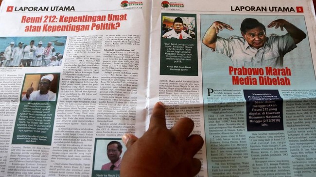 Timses menduga pelaku penyebaran tabloid 'Indonesia Barokah' merupakan pihak yang merasa panik bila Prabowo-Sandi menang.