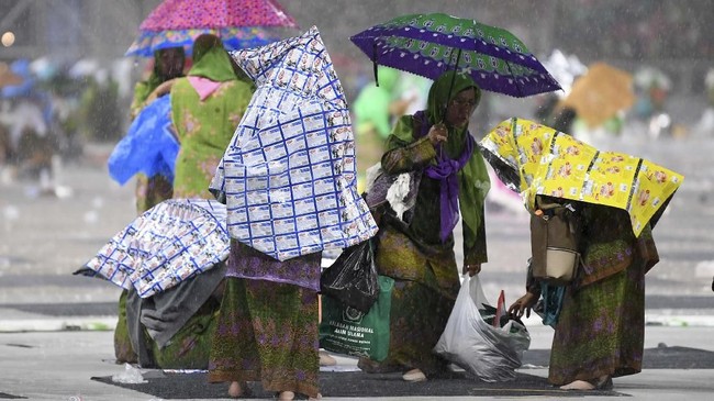FOTO: Suasana Hangat Peringatan Harlah ke-73 Muslimat NU