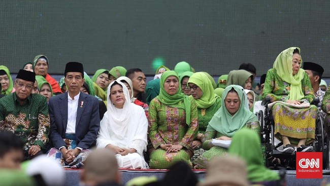 Ketua Umum PBNU Said Aqil Siraj mengajak warga NU untuk Islam Nusantara yang berbudaya dan berkarakter akhlakul karimah, serta menjaga kebinekaan NKRI.