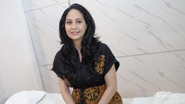 img-title Tuntutan Karier, Meriam Bellina Lakukan Perawatan Wajah