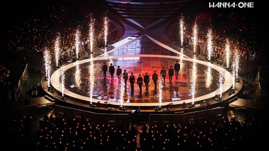 Wanna One menandai akhir perjalanan mereka dengan menggelar konser perpisahan. Usai konser mereka juga memberikan ucapan perpisahan untuk Wannable.